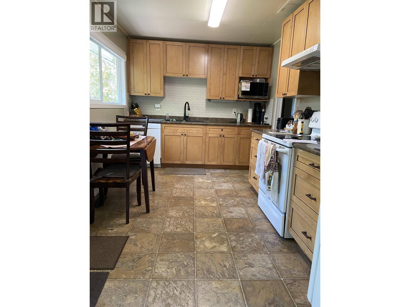 2601 Sparks Street, Terrace, British Columbia  V8G 2T3 - Photo 3 - R3122187