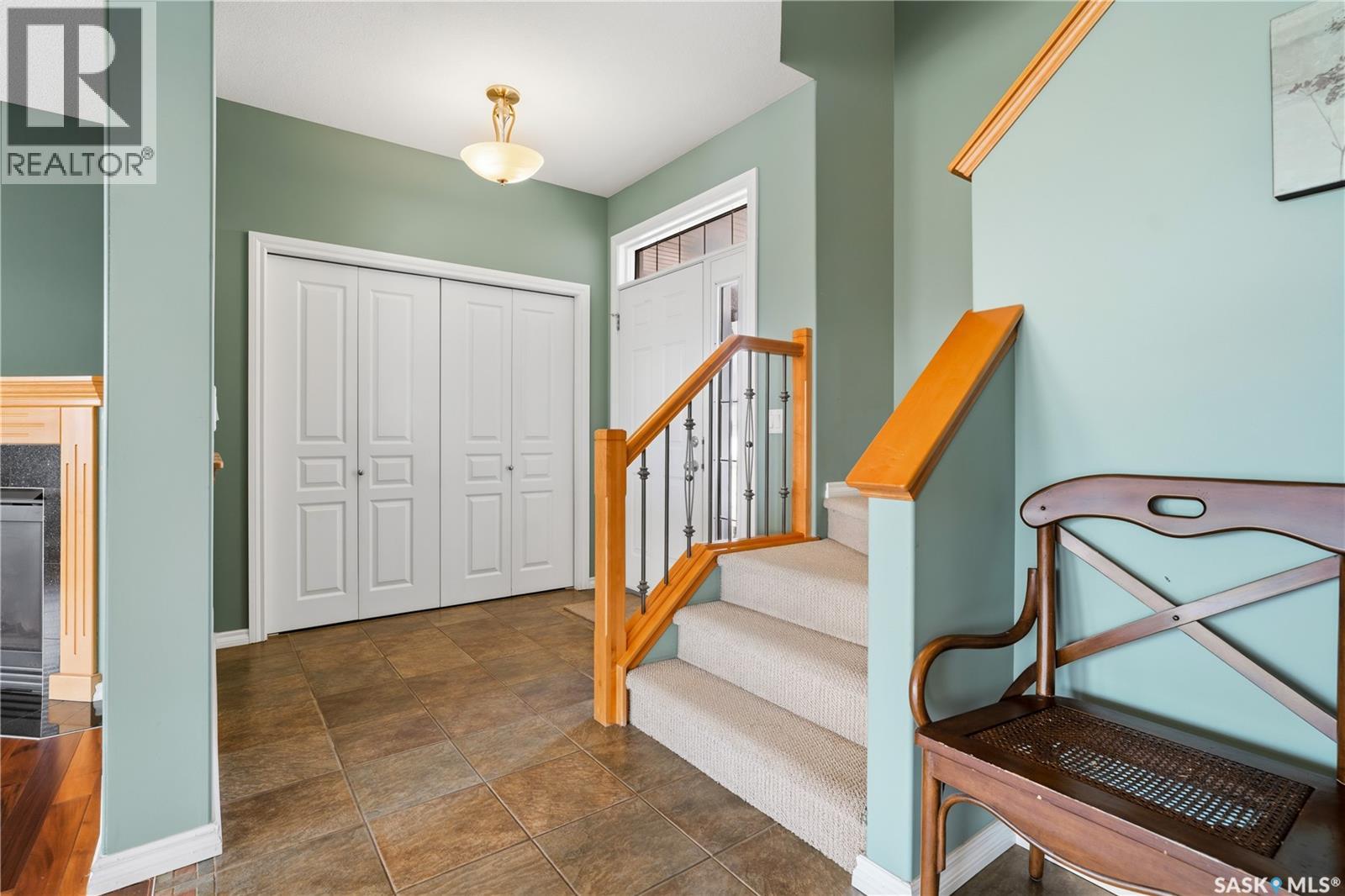 8609 Sherwood Drive, Regina, Saskatchewan  S4Y 1A5 - Photo 3 - SK035554