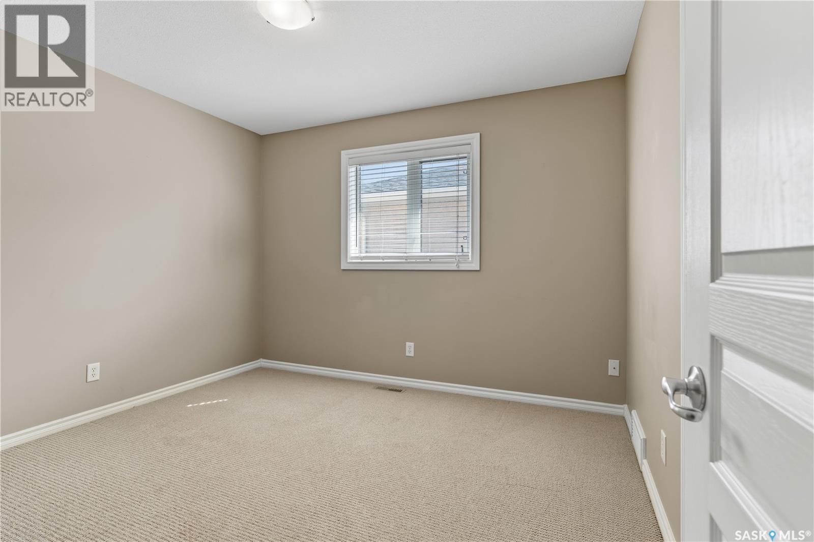 8609 Sherwood Drive, Regina, Saskatchewan  S4Y 1A5 - Photo 17 - SK035554