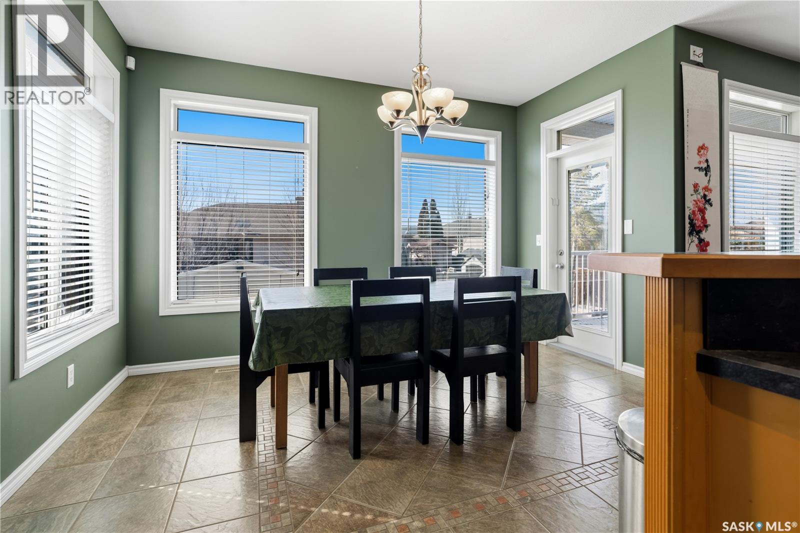 8609 Sherwood Drive, Regina, Saskatchewan  S4Y 1A5 - Photo 7 - SK035554