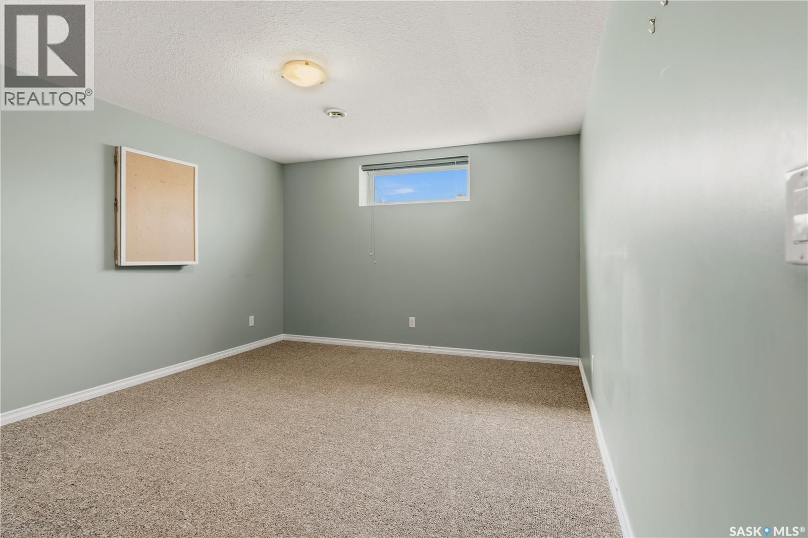 8609 Sherwood Drive, Regina, Saskatchewan  S4Y 1A5 - Photo 28 - SK035554