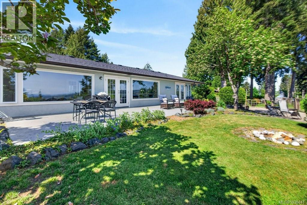 5041 Seaview Dr, Bowser, British Columbia  V0R 1G0 - Photo 1 - 1036441