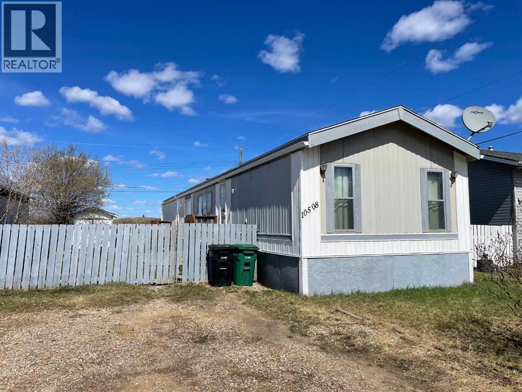 10508 98 Avenue, High Level, Alberta  T0H 1Z0 - Photo 1 - A2290144