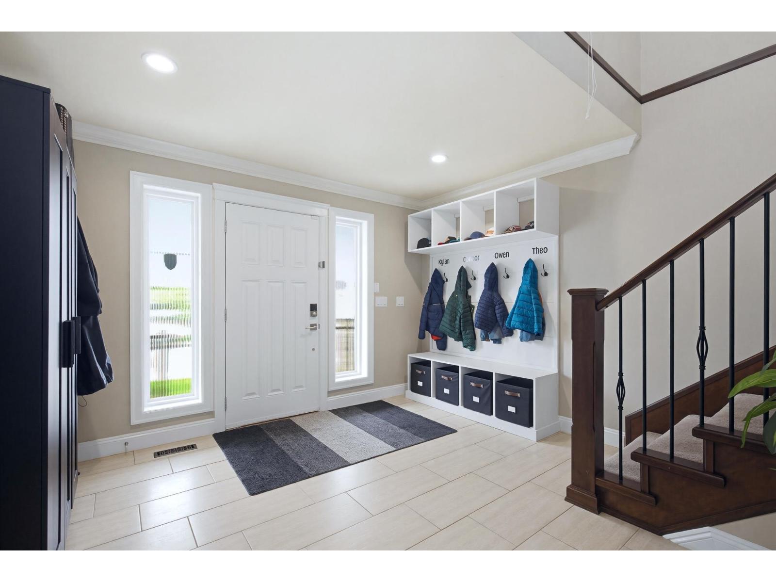 32901 Sylvia Avenue, Mission, British Columbia V2V 0C9 - Photo 3 - R3122173