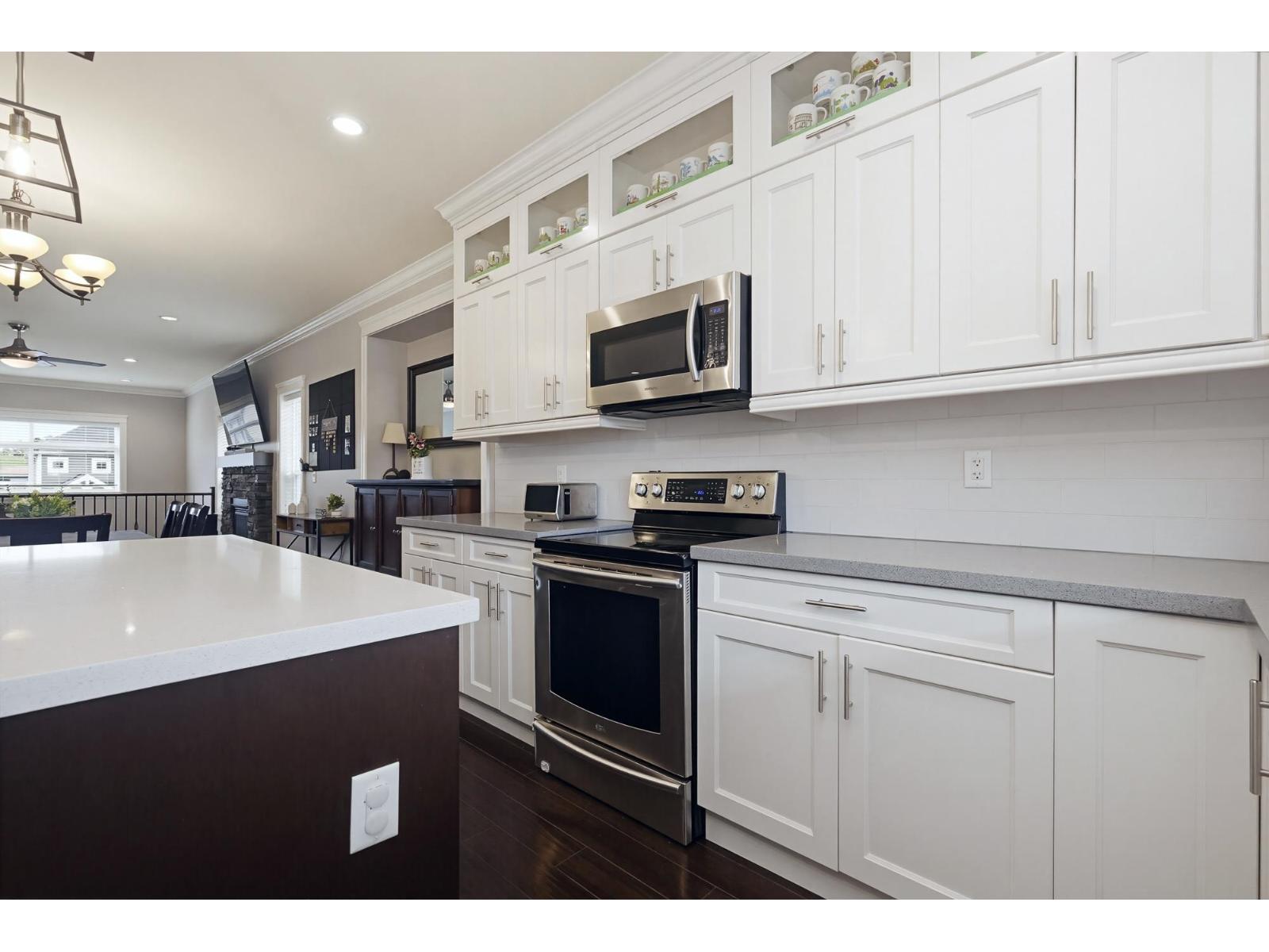 32901 Sylvia Avenue, Mission, British Columbia V2V 0C9 - Photo 12 - R3122173