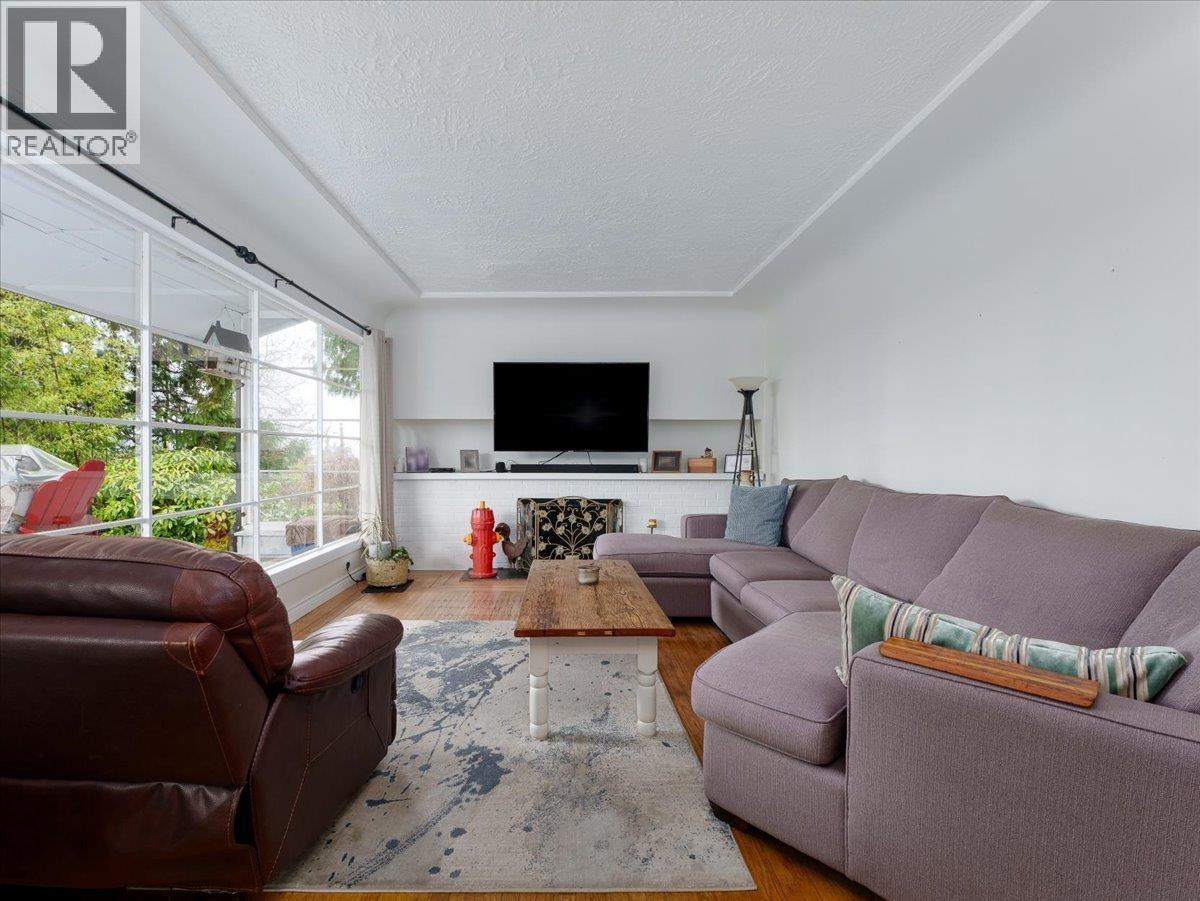 322 E 25th Street, North Vancouver, British Columbia  V7N 1A3 - Photo 4 - R3122175