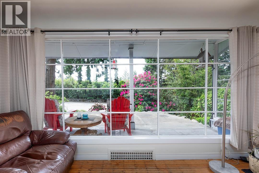322 E 25th Street, North Vancouver, British Columbia  V7N 1A3 - Photo 7 - R3122175