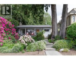 322 E 25TH STREET, North Vancouver, British Columbia
