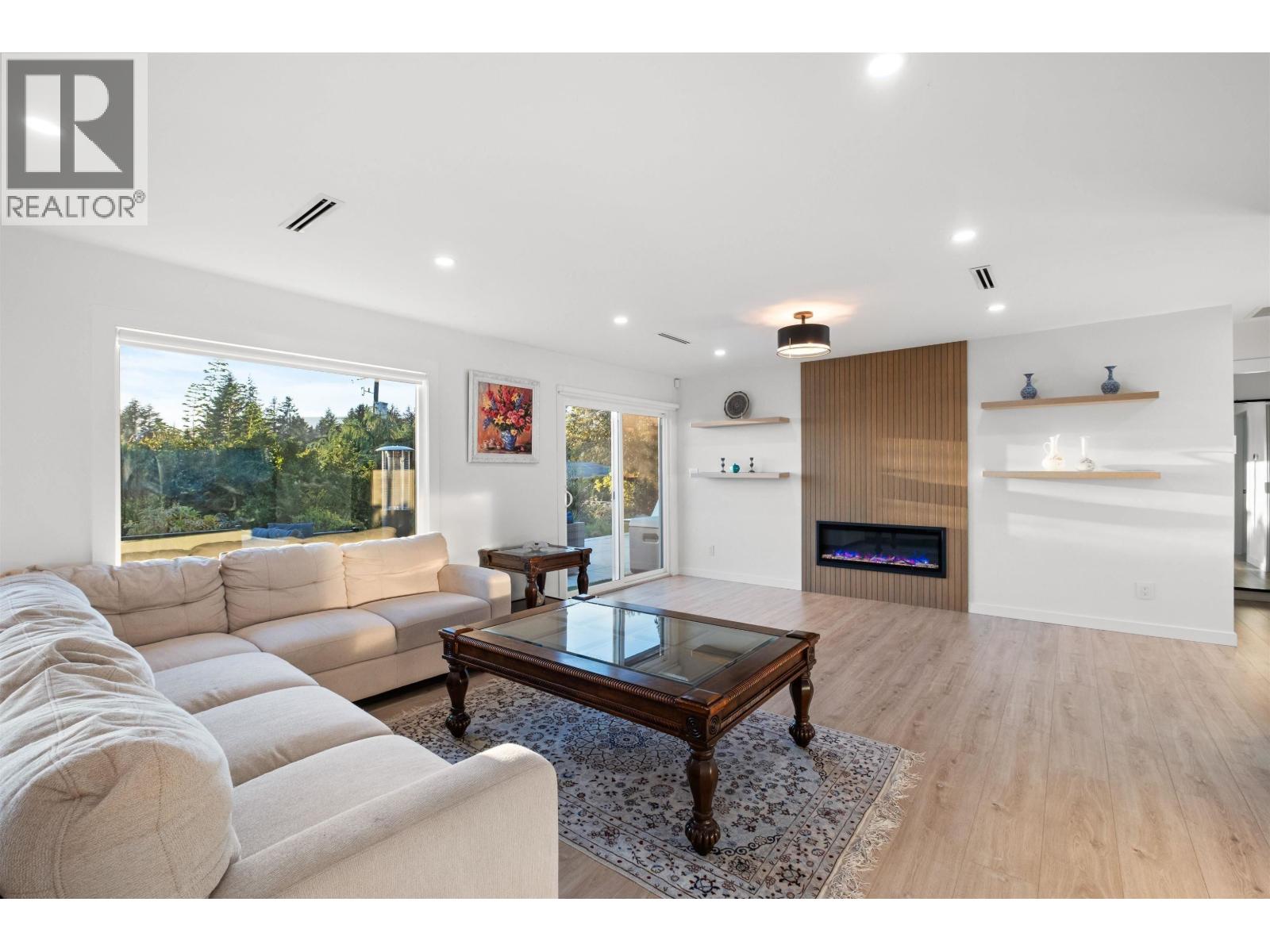 3812 Dalkeith Drive, North Vancouver, British Columbia  V7N 3N6 - Photo 13 - R3122182