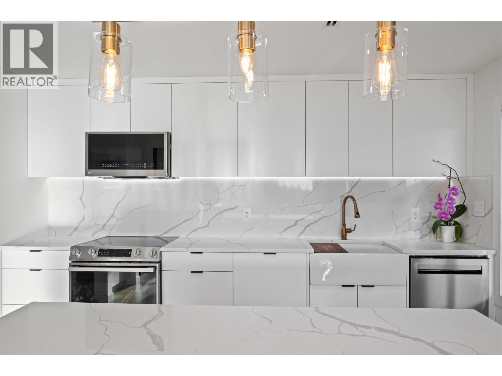3812 Dalkeith Drive, North Vancouver, British Columbia  V7N 3N6 - Photo 6 - R3122182