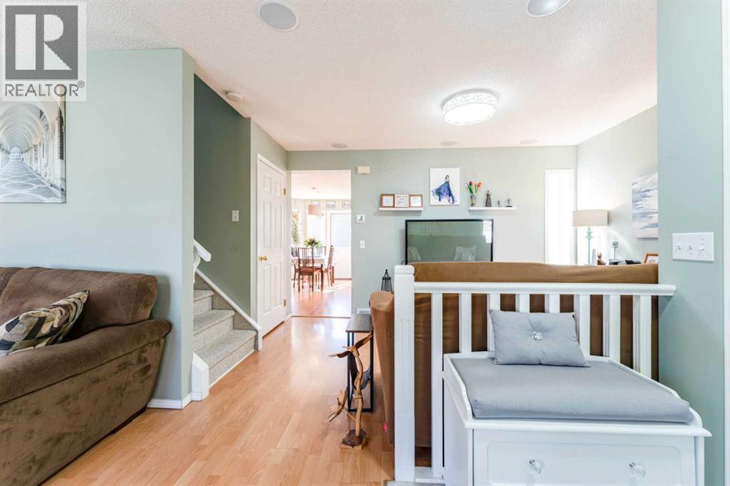 198 Somerside Park SW, Calgary, Alberta  T2Y 3G3 - Photo 11 - A2310201