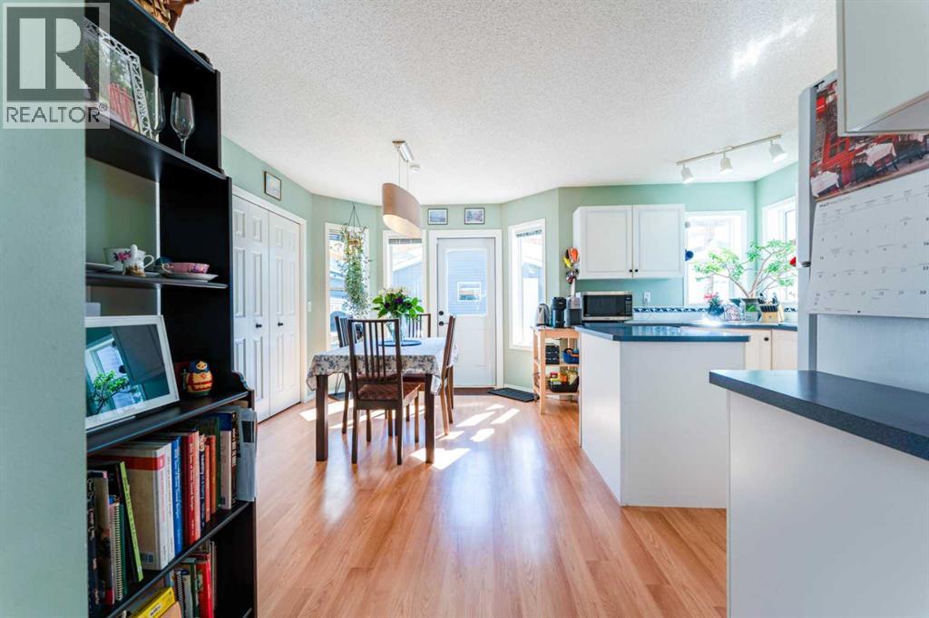 198 Somerside Park SW, Calgary, Alberta  T2Y 3G3 - Photo 13 - A2310201