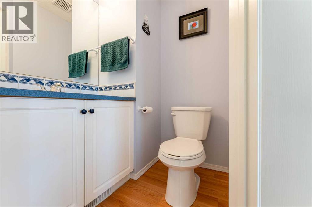198 Somerside Park SW, Calgary, Alberta  T2Y 3G3 - Photo 24 - A2310201