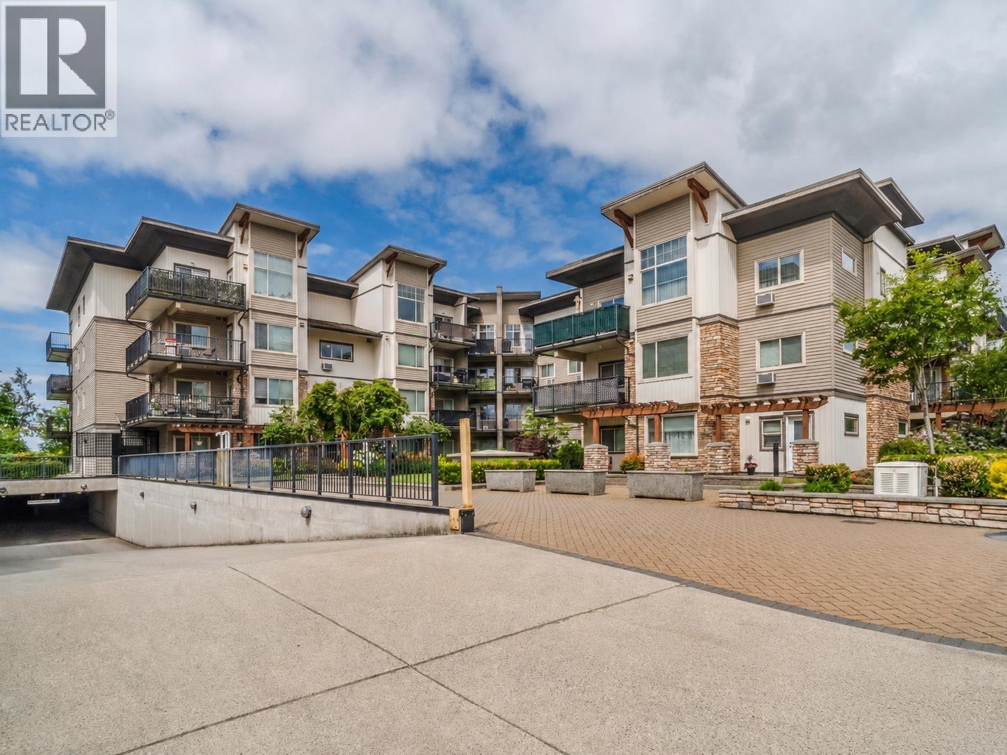 315 11935 BURNETT STREET, Maple Ridge, British Columbia