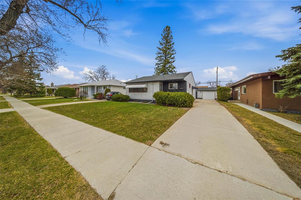3 Cherryhill Road, Winnipeg, Manitoba  R2V 2L1 - Photo 1 - 202610057