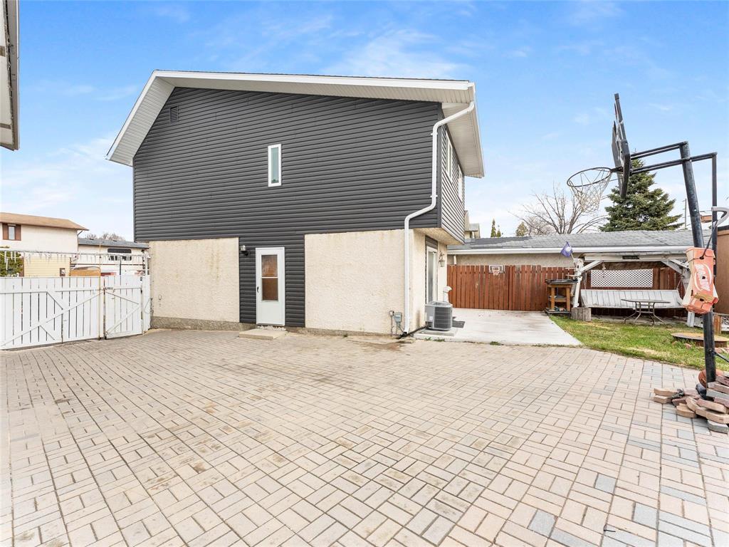 38 Price Drive, Winnipeg, Manitoba  R2K 4B4 - Photo 28 - 202610164