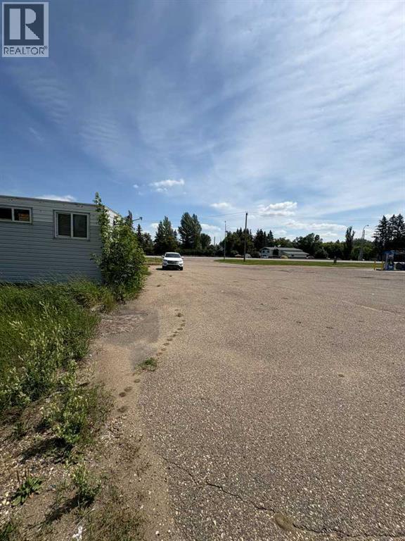 5702 2a Highway, Ponoka, Alberta  T4J 1M1 - Photo 15 - A2271005