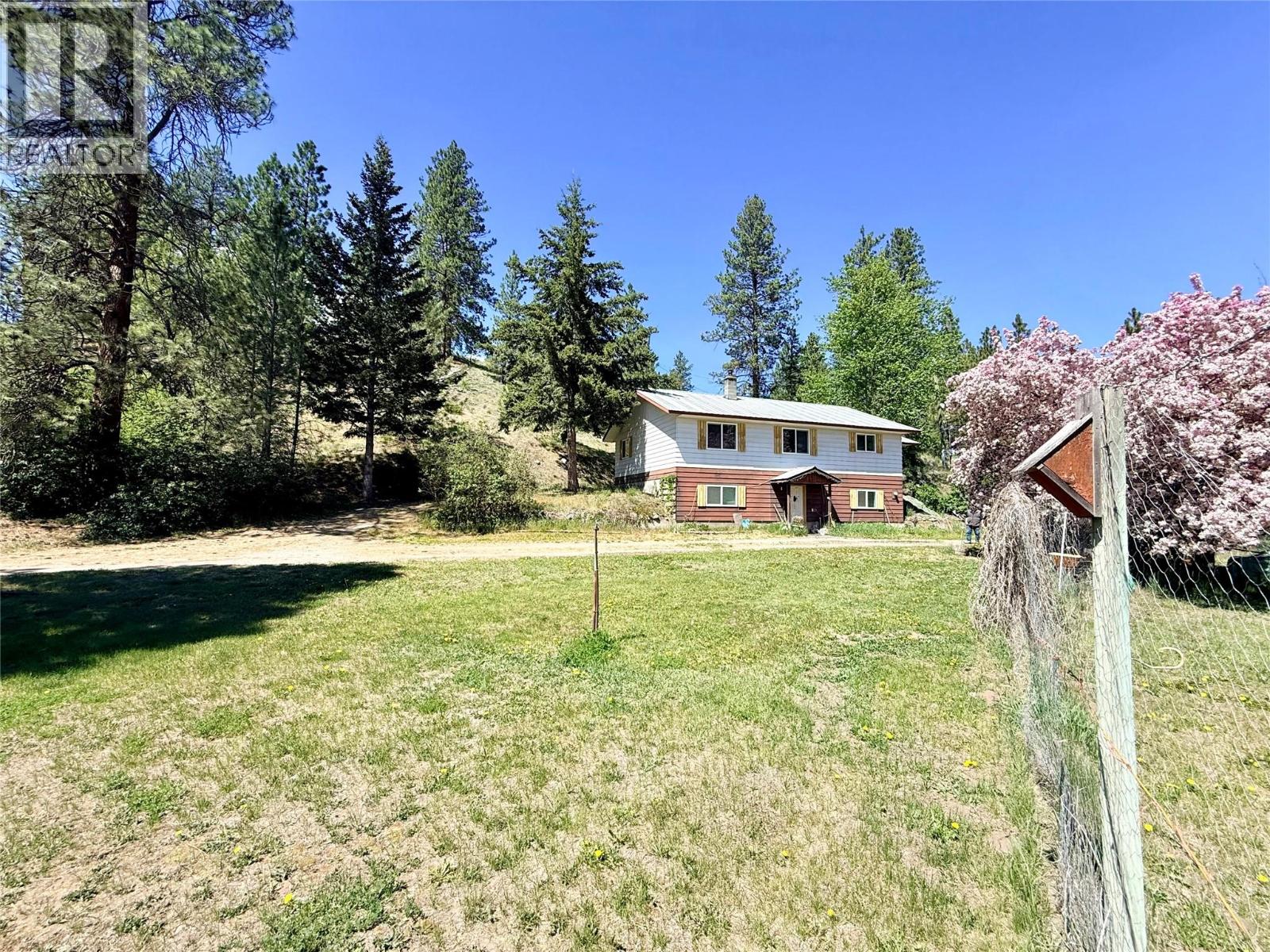 822 Belfort Road, Princeton, British Columbia  V0X 1W0 - Photo 1 - 10373432