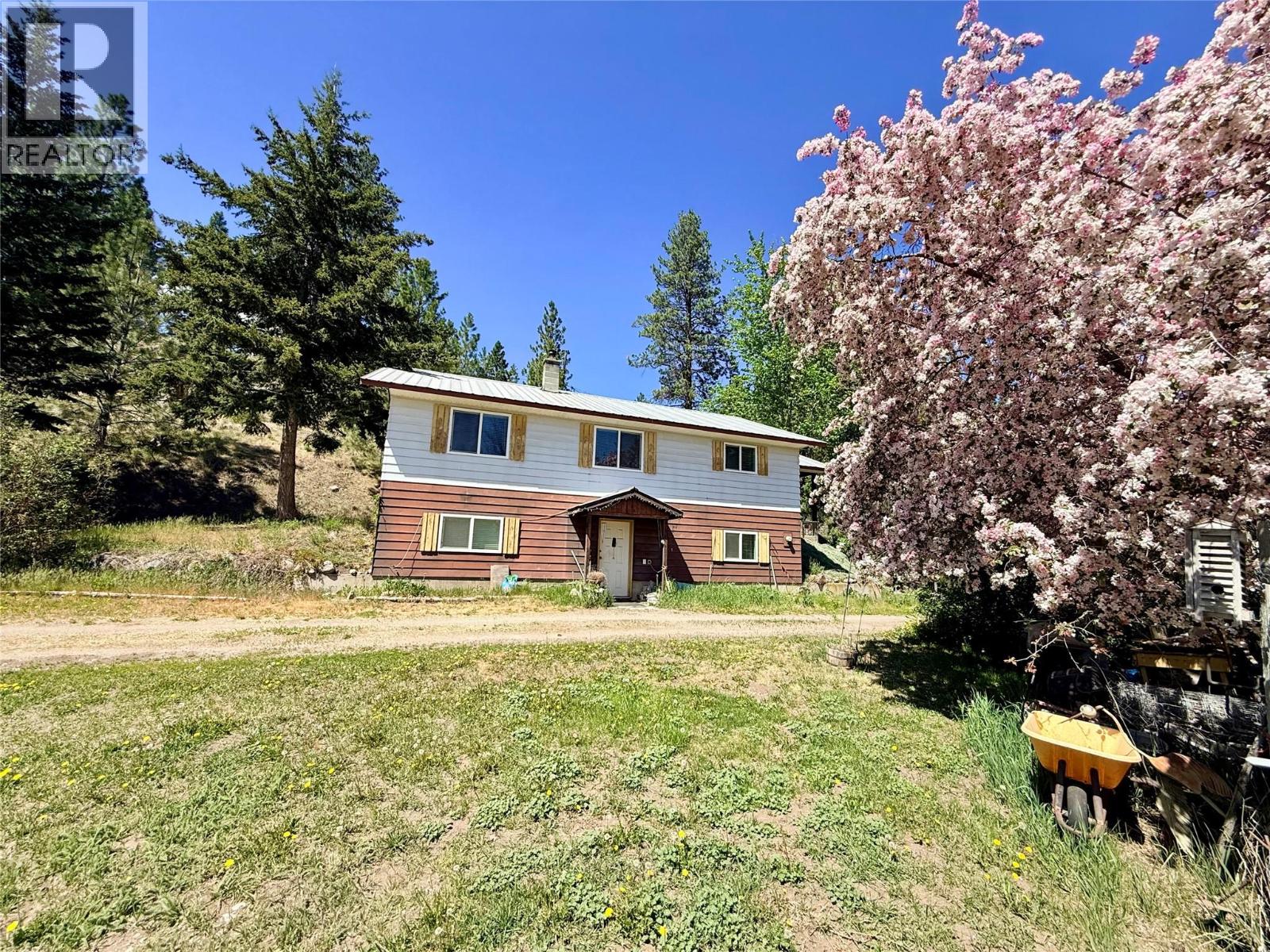 822 Belfort Road, Princeton, British Columbia  V0X 1W0 - Photo 2 - 10373432
