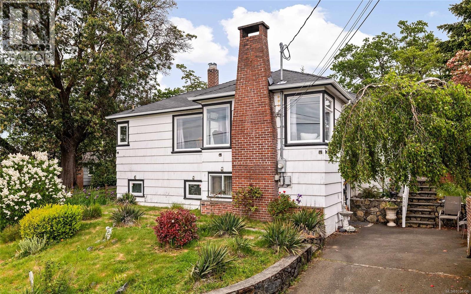 730 Burnside Rd W, Saanich, British Columbia  V8Z 1N1 - Photo 1 - 1034756