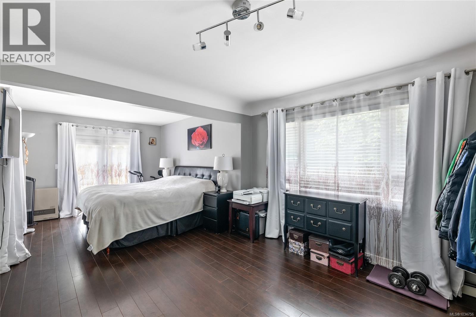 730 Burnside Rd W, Saanich, British Columbia  V8Z 1N1 - Photo 11 - 1034756