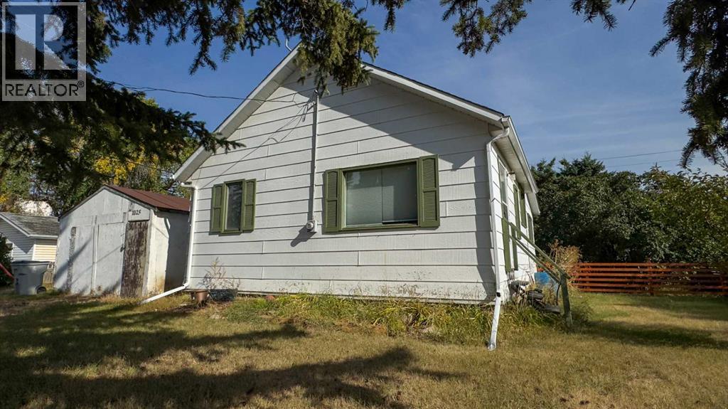 1025 14 Street, Wainwright, Alberta  T9W 1K6 - Photo 2 - A2260912
