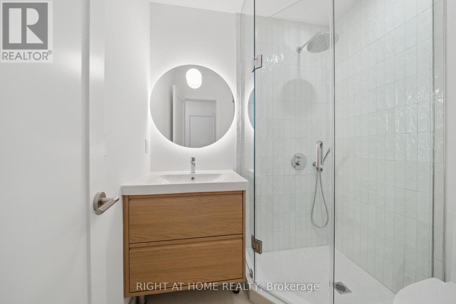 10 - 91 Barton Avenue, Toronto, Ontario  M6G 1P7 - Photo 14 - C13088082