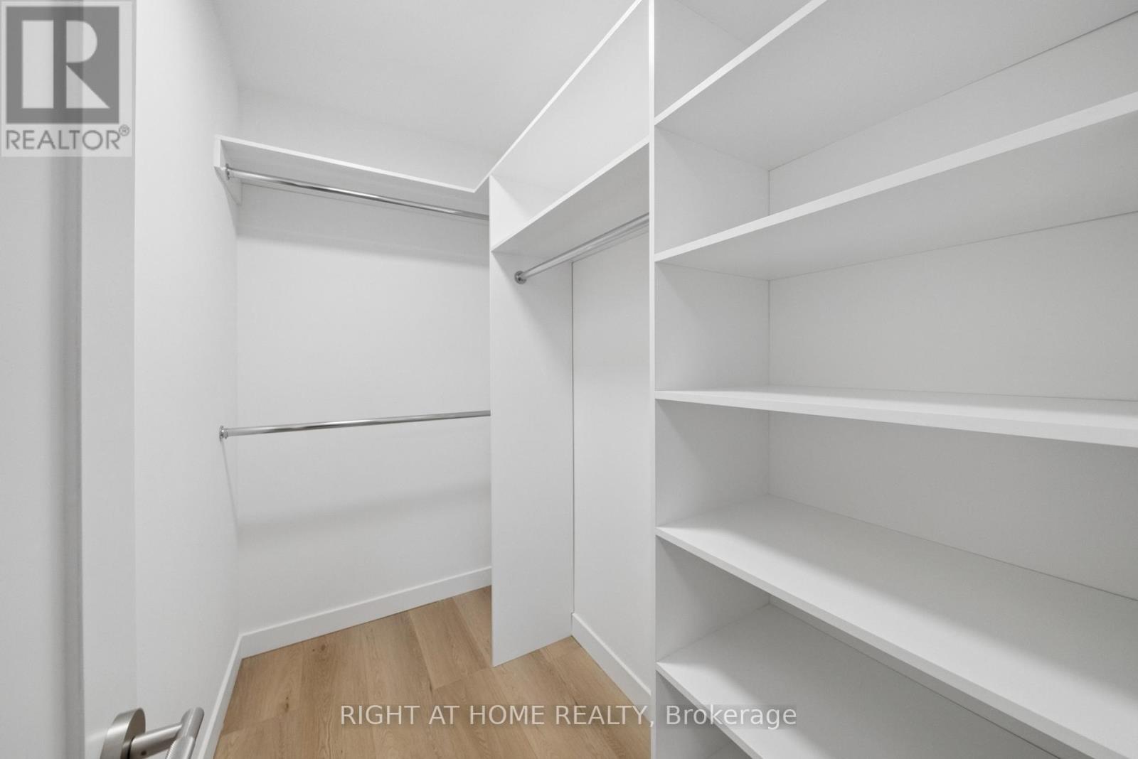 10 - 91 Barton Avenue, Toronto, Ontario  M6G 1P7 - Photo 11 - C13088082