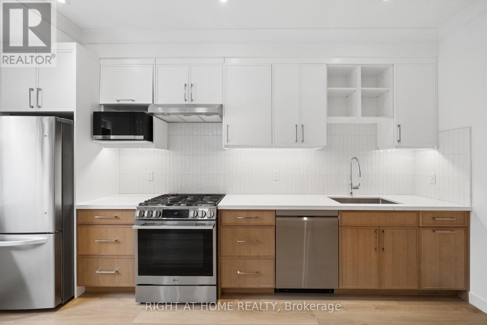 10 - 91 Barton Avenue, Toronto, Ontario  M6G 1P7 - Photo 6 - C13088082