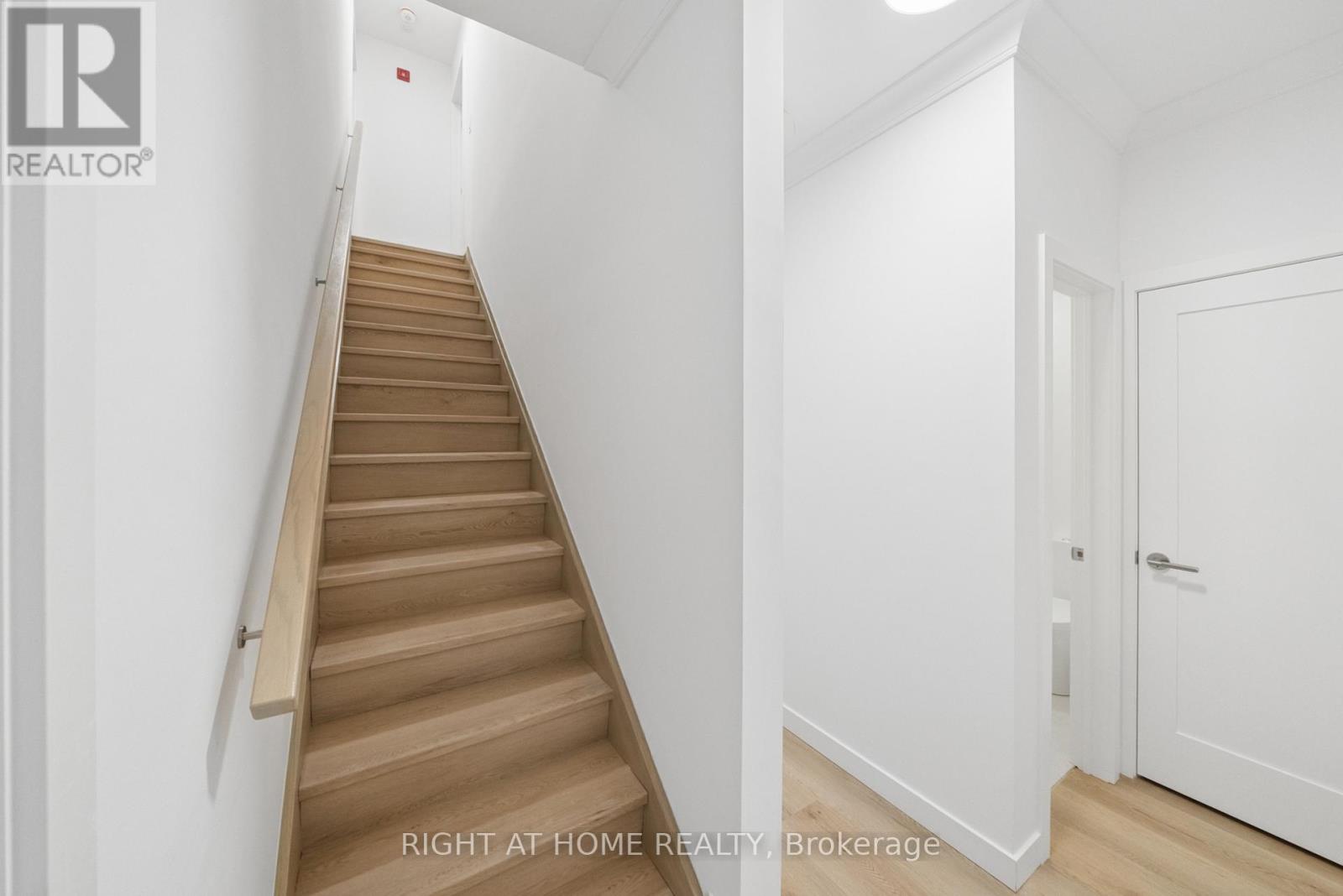 10 - 91 Barton Avenue, Toronto, Ontario  M6G 1P7 - Photo 7 - C13088082