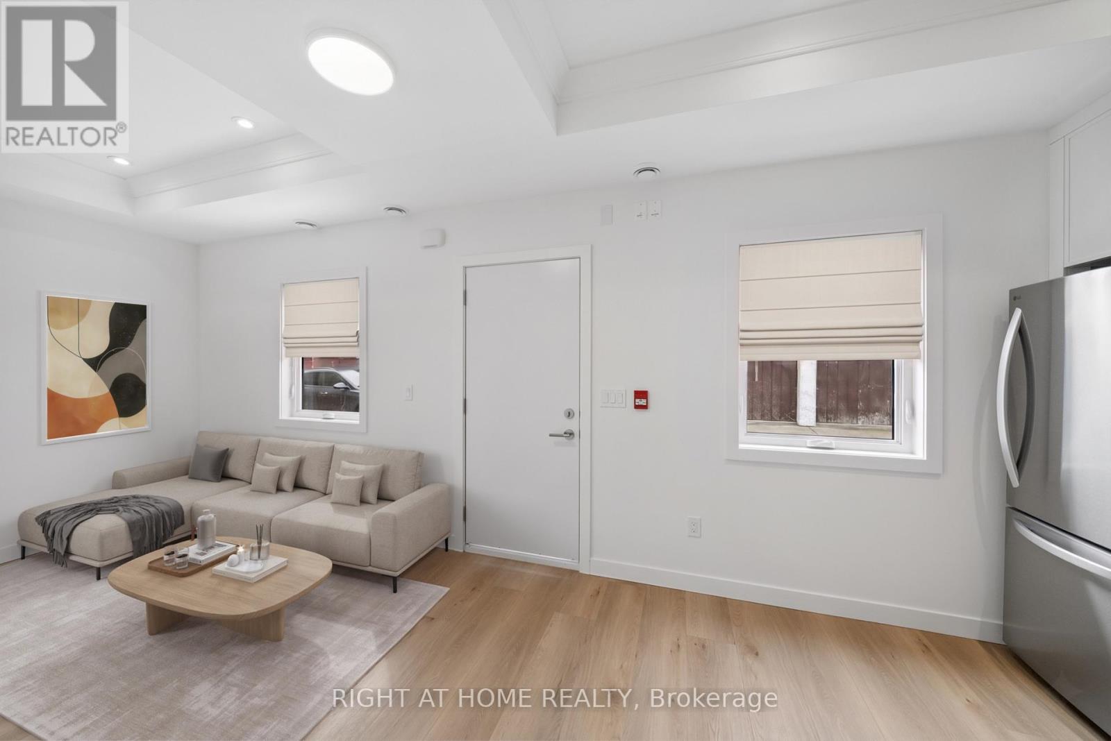 10 - 91 Barton Avenue, Toronto, Ontario  M6G 1P7 - Photo 3 - C13088082