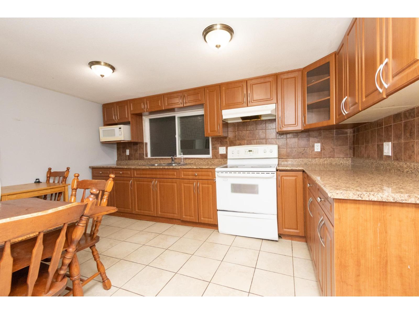 10230 128 Street, Surrey, British Columbia  V3T 2Z3 - Photo 5 - R3083821