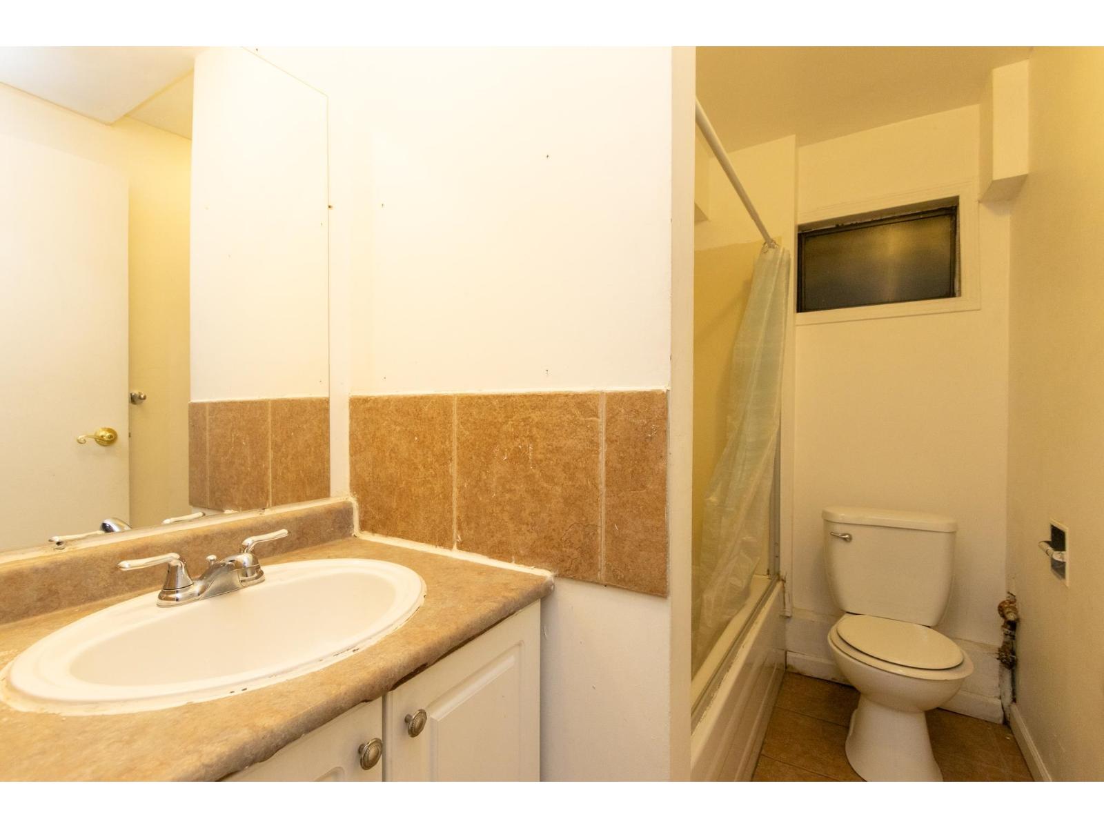 10230 128 Street, Surrey, British Columbia  V3T 2Z3 - Photo 3 - R3083821