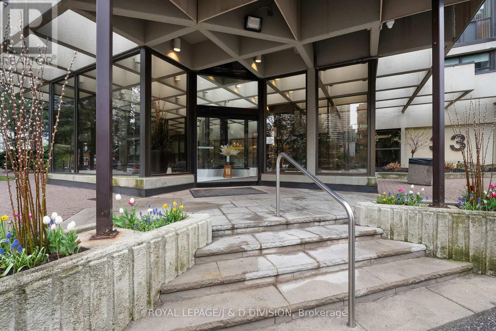 1201 - 33 Elmhurst Avenue, Toronto, Ontario  M2N 6G8 - Photo 3 - C13112866
