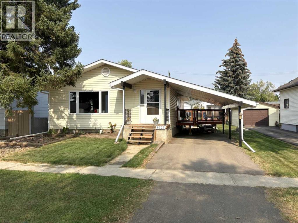 5007 46 Avenue, Forestburg, Alberta  T0B 1N0 - Photo 1 - A2254450
