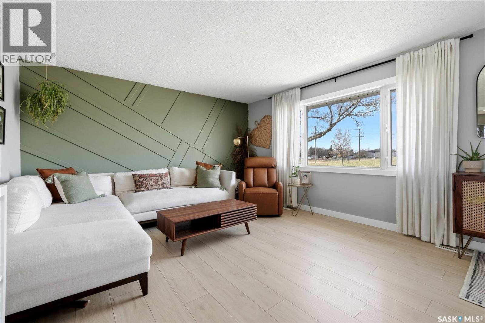 5721 Mckinley Avenue, Regina, Saskatchewan  S4T 7L3 - Photo 3 - SK035633