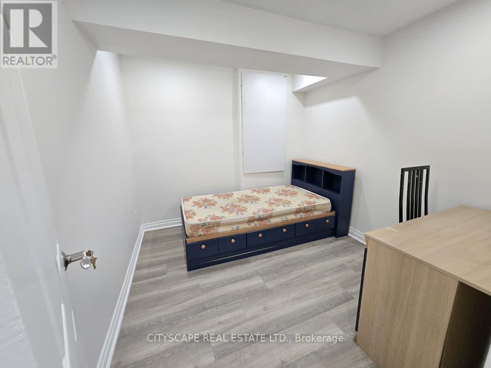 Lower - 16 Angelgate Road, Brampton, Ontario L6Y 0X8 - Photo 7 - W13048946