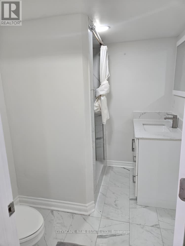 Lower - 16 Angelgate Road, Brampton, Ontario L6Y 0X8 - Photo 8 - W13048946