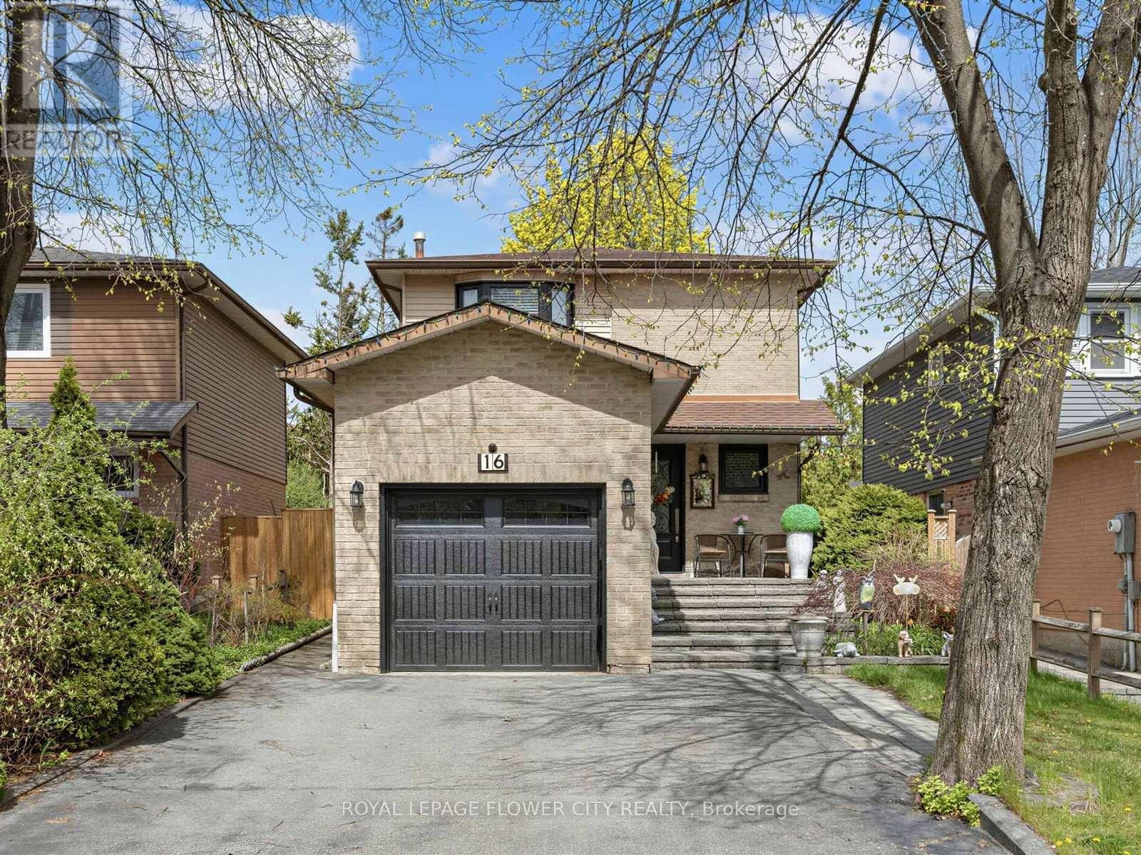16 Blossom Avenue, Brampton, Ontario  L6X 2W3 - Photo 3 - W13087492