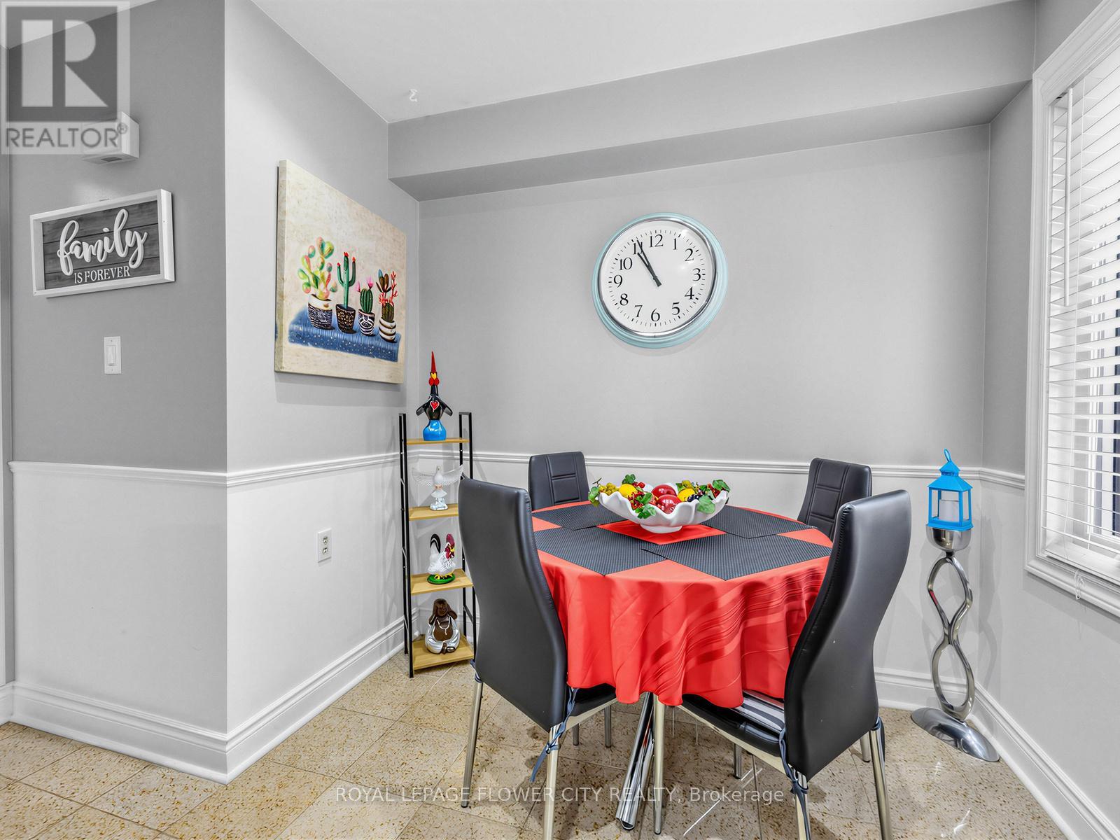 16 Blossom Avenue, Brampton, Ontario  L6X 2W3 - Photo 9 - W13087492