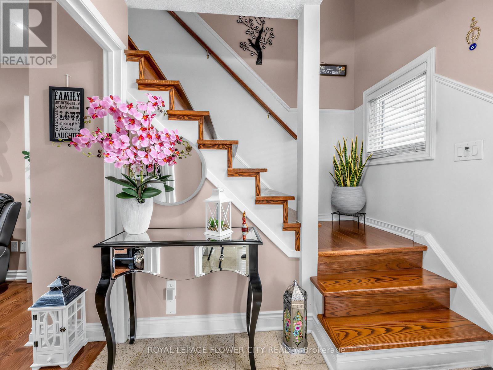 16 Blossom Avenue, Brampton, Ontario  L6X 2W3 - Photo 7 - W13087492