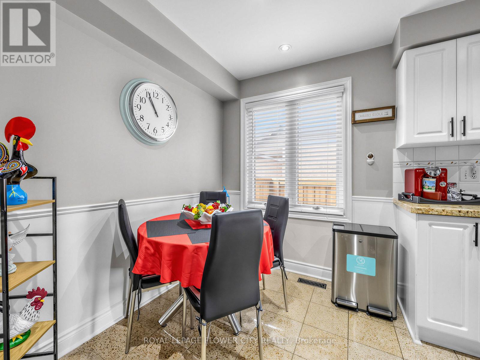16 Blossom Avenue, Brampton, Ontario  L6X 2W3 - Photo 8 - W13087492