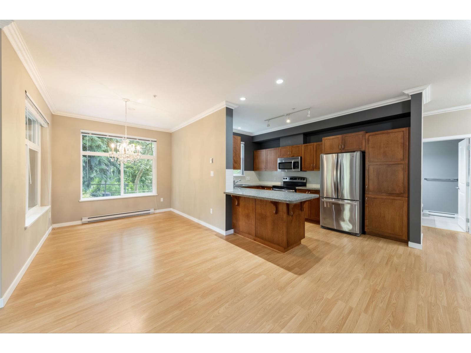 107 33338 E Bourquin Crescent, Abbotsford, British Columbia  V2S 1Y1 - Photo 4 - R3122258