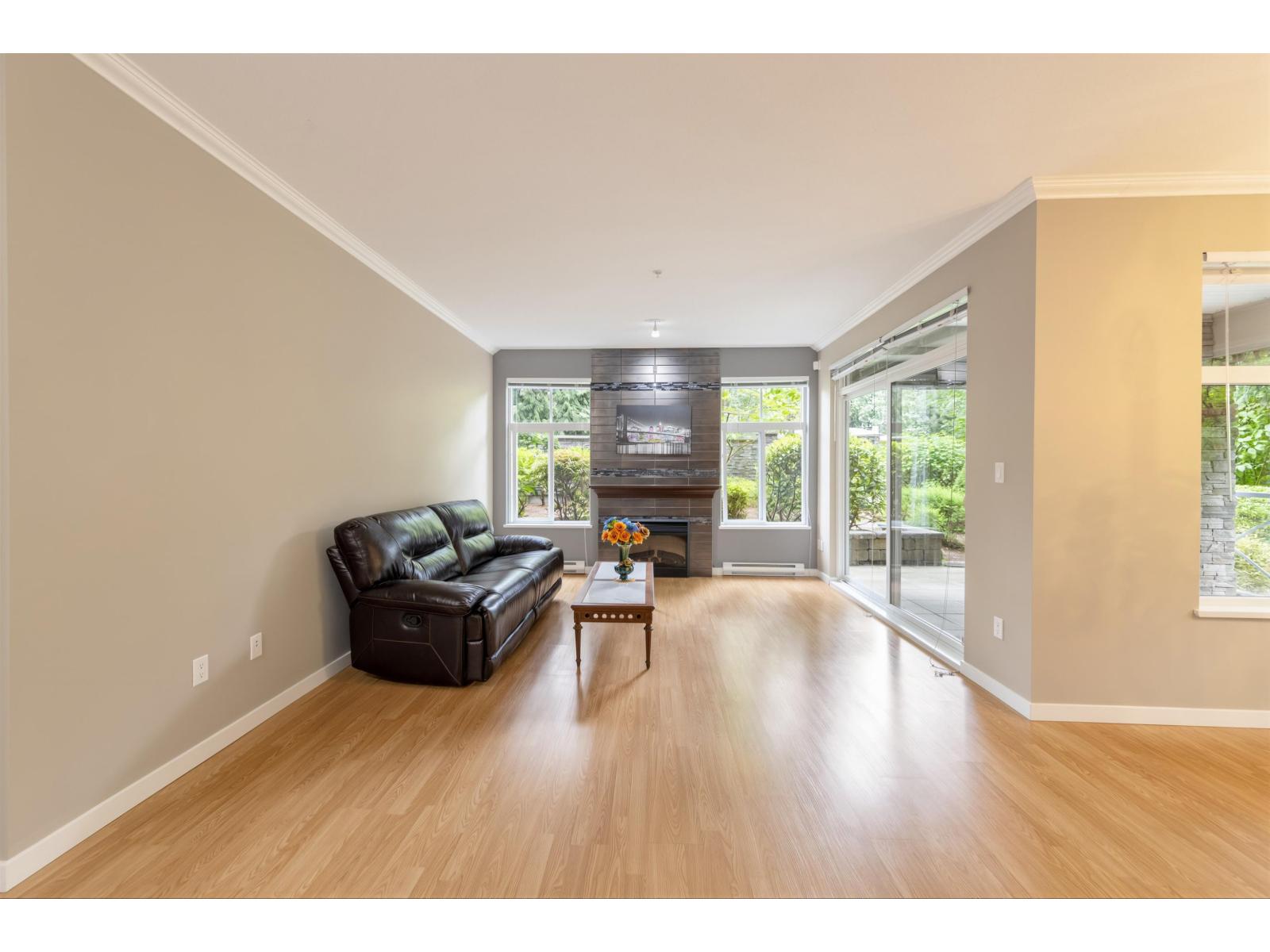 107 33338 E Bourquin Crescent, Abbotsford, British Columbia  V2S 1Y1 - Photo 6 - R3122258