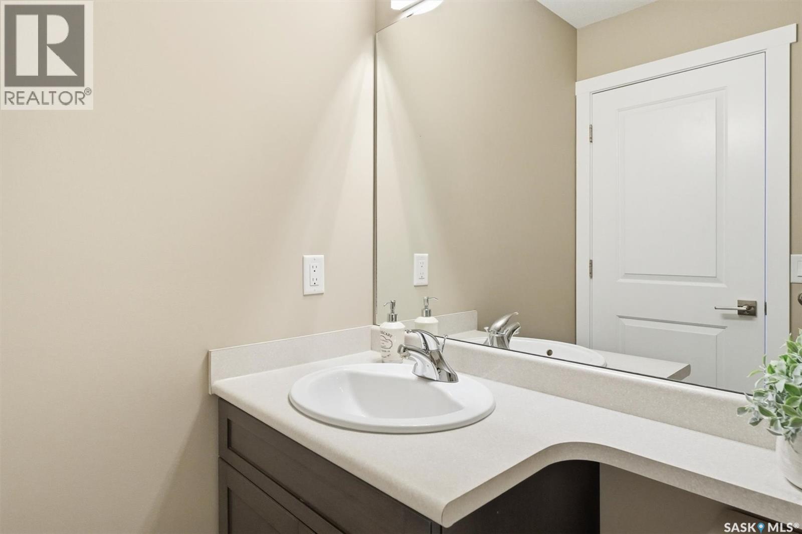 1216 Pringle Way, Saskatoon, Saskatchewan  S7T 0X5 - Photo 24 - SK035607