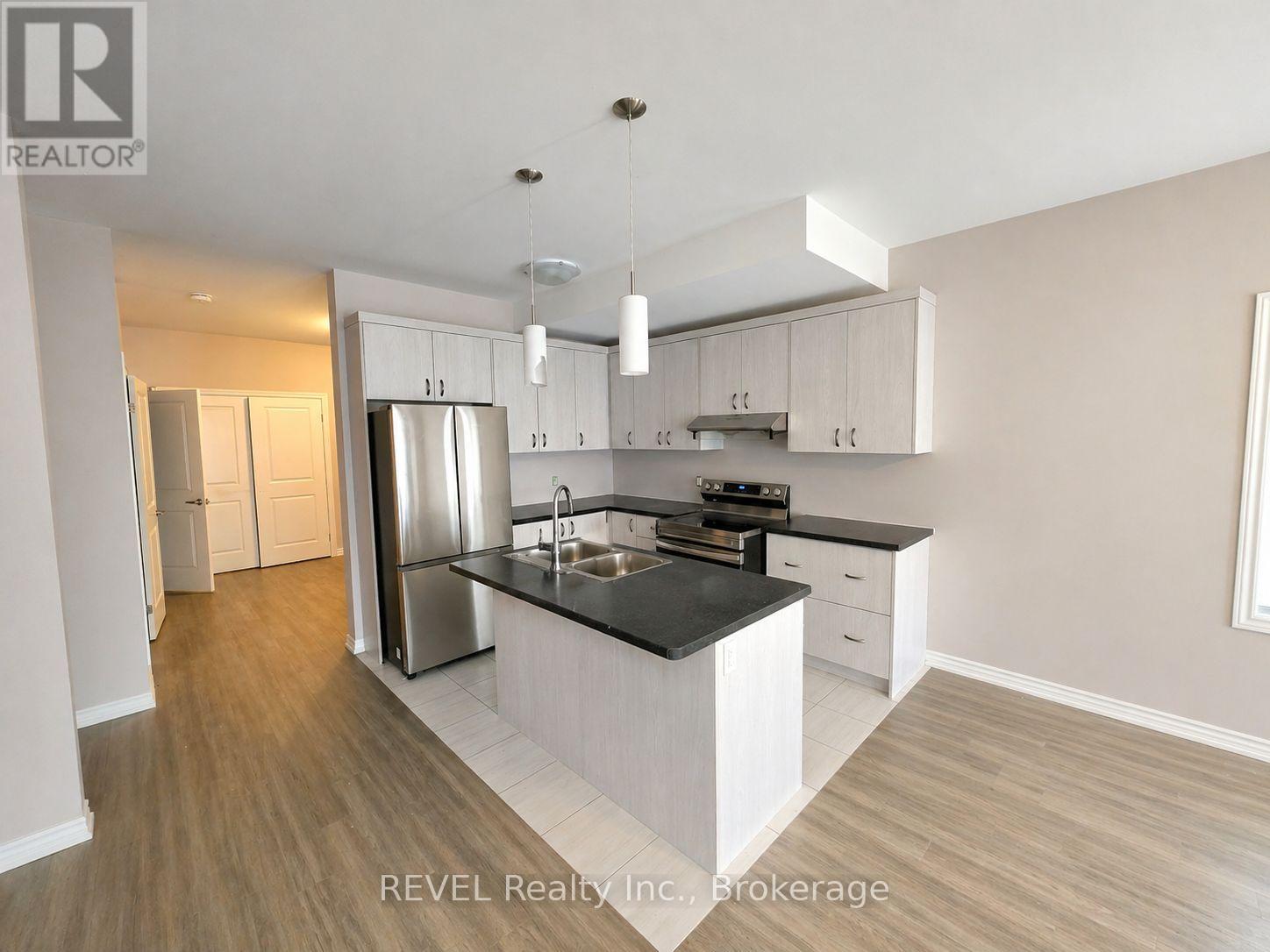 9 Caroline Street, Welland, Ontario  L3B 0J8 - Photo 3 - X13087870