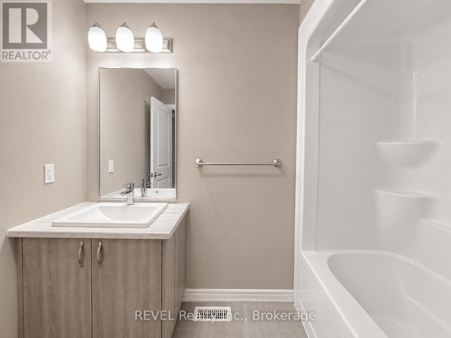 9 Caroline Street, Welland, Ontario  L3B 0J8 - Photo 11 - X13087870