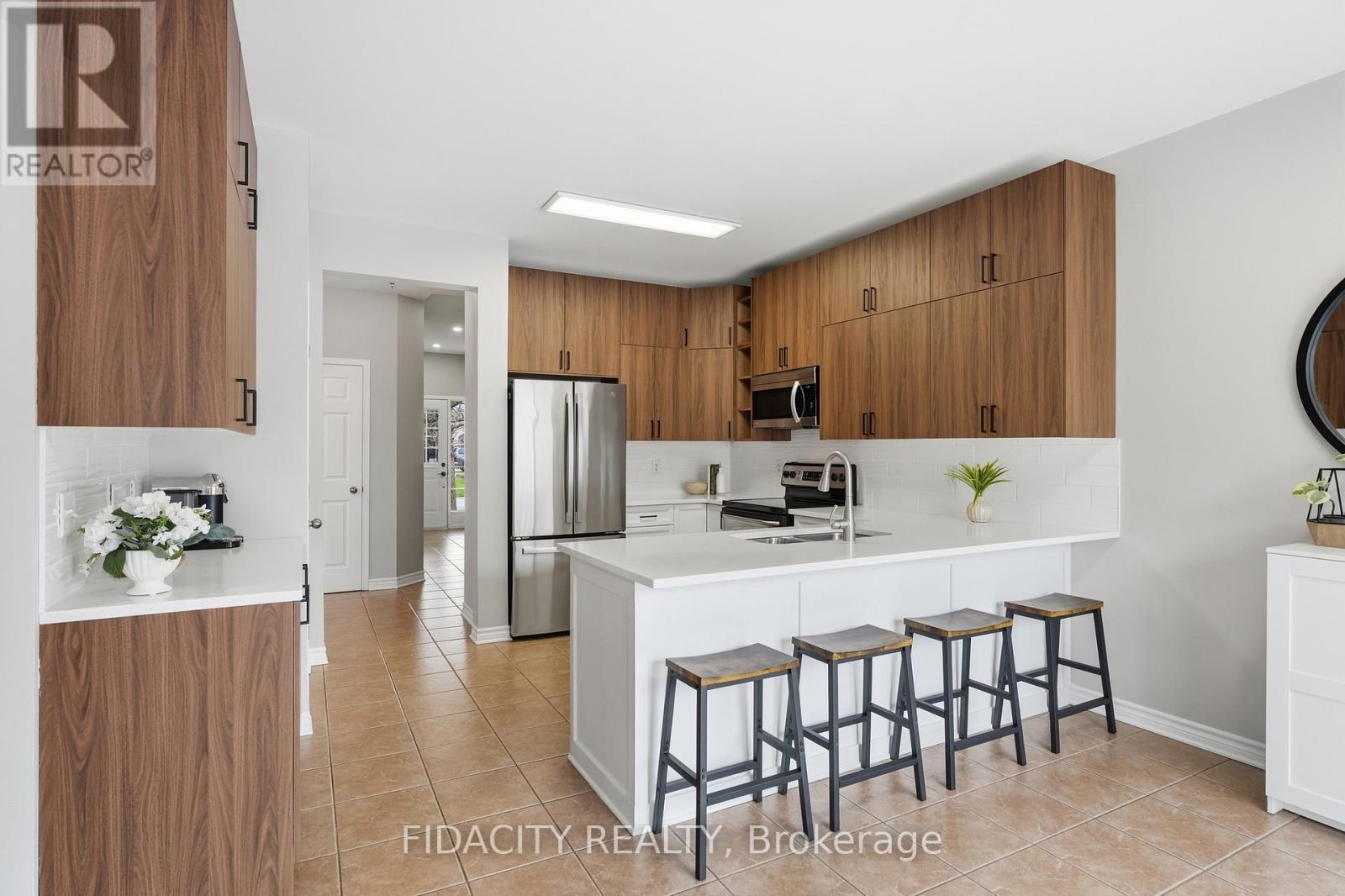 78 Black Bear Way, Ottawa, Ontario  K2S 2G7 - Photo 6 - X13113710