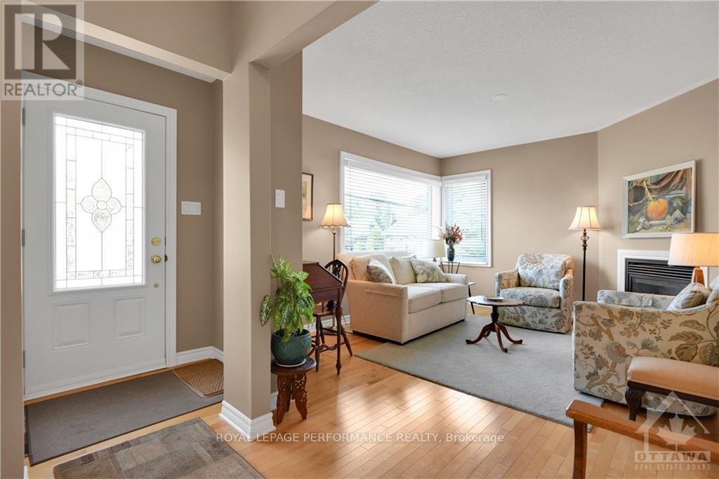 1707 Edge Hill Place, Ottawa, Ontario  K1V 7W5 - Photo 2 - X13113714