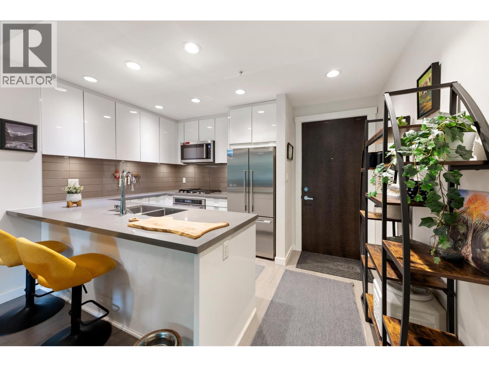 216 255 W 1st Street, North Vancouver, British Columbia  V7M 3G8 - Photo 8 - R3122002